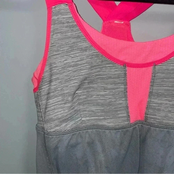 Lululemon Run: Stuff  Your BraTank - Picture 5 of 6